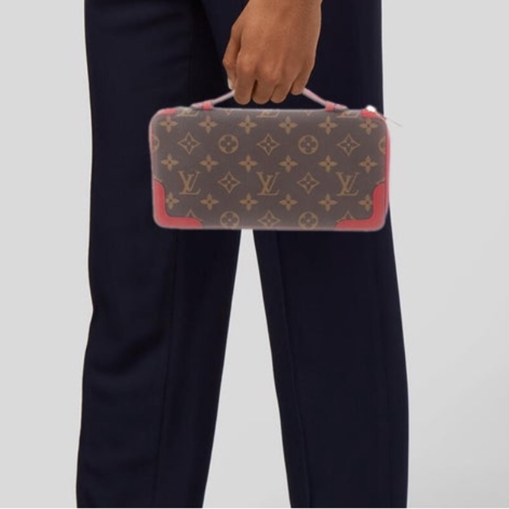 Louis Vuitton clutch - Picture 4 of 4